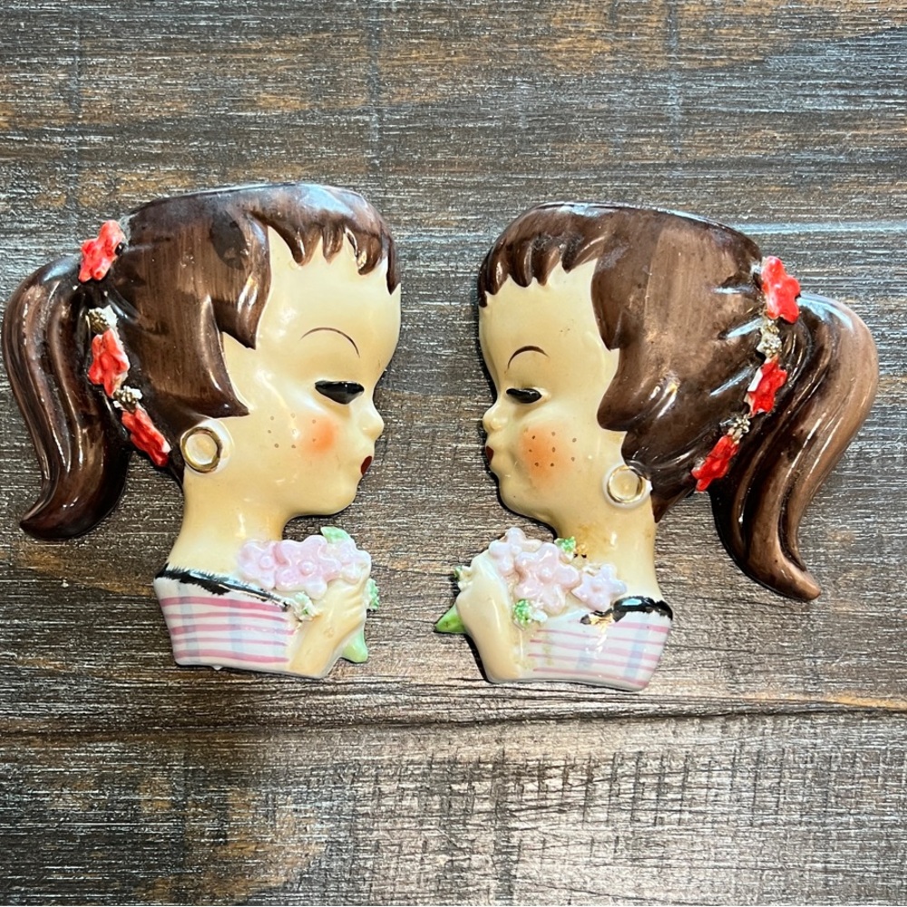 Vintage Set of Wall Porcelain Pocket Girls. From the 60’s. Japan by Ucagco.